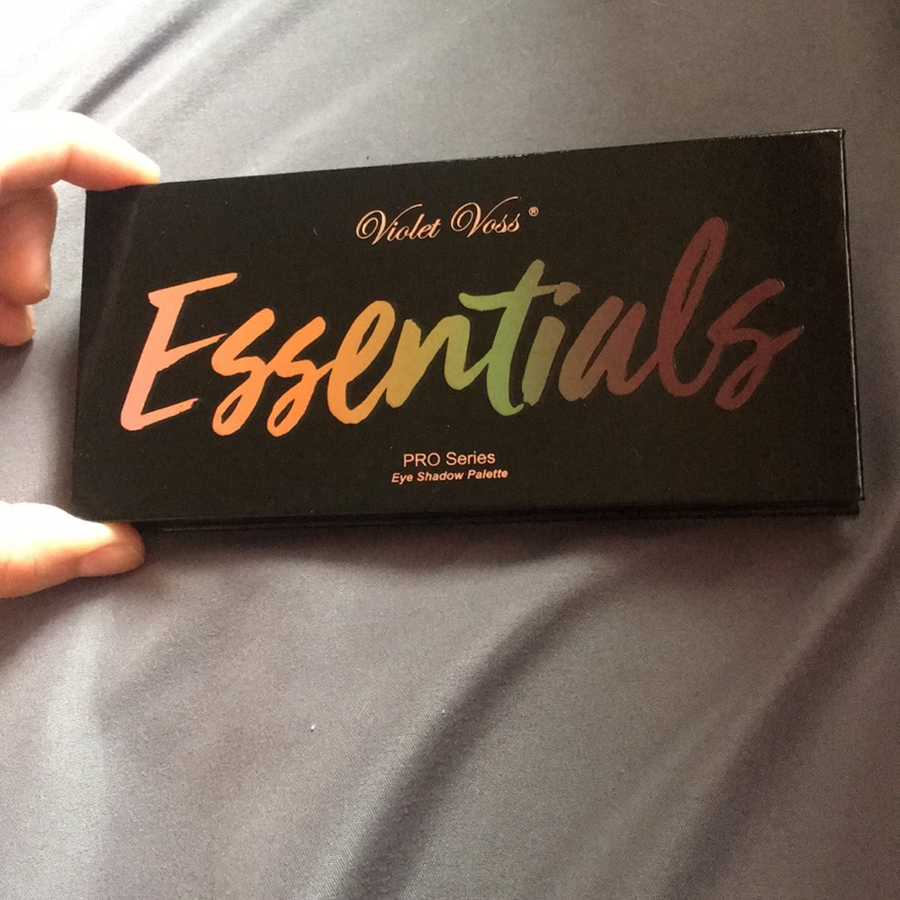 Violet Voss Essentials Eye Shadow Pallet